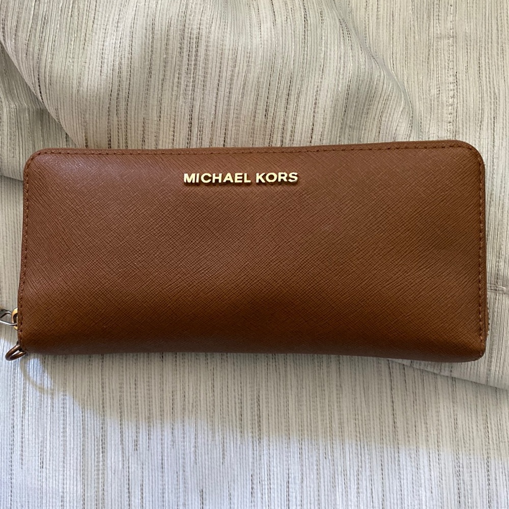 Michael Kors - Gold-Tone Jet Set Continental Multifunction Wallet (gently used)
